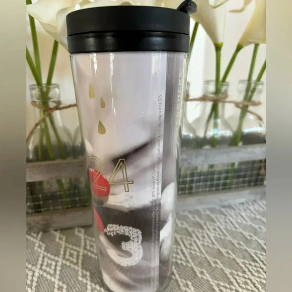 Starbucks Plastic Holiday Tumbler. Appears to be from 2015. 16 fl. Oz. - Picture 2 of 8